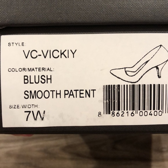 Vince Camuto heels size 7W - Picture 9 of 10